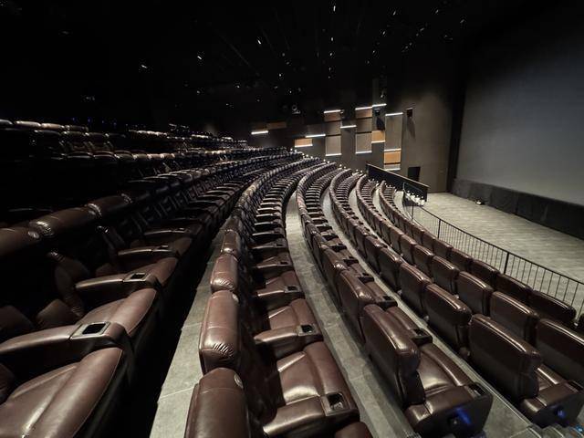 上海首家AI机器人“入职”的电影院来了你会去体验吗?(图9) 上海首家AI机器人“入职”的电影院来了你会去体验吗?(图9)