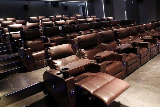 上海首家AI机器人“入职”的电影院来了你会去体验吗?(图8) 上海首家AI机器人“入职”的电影院来了你会去体验吗?(图8)