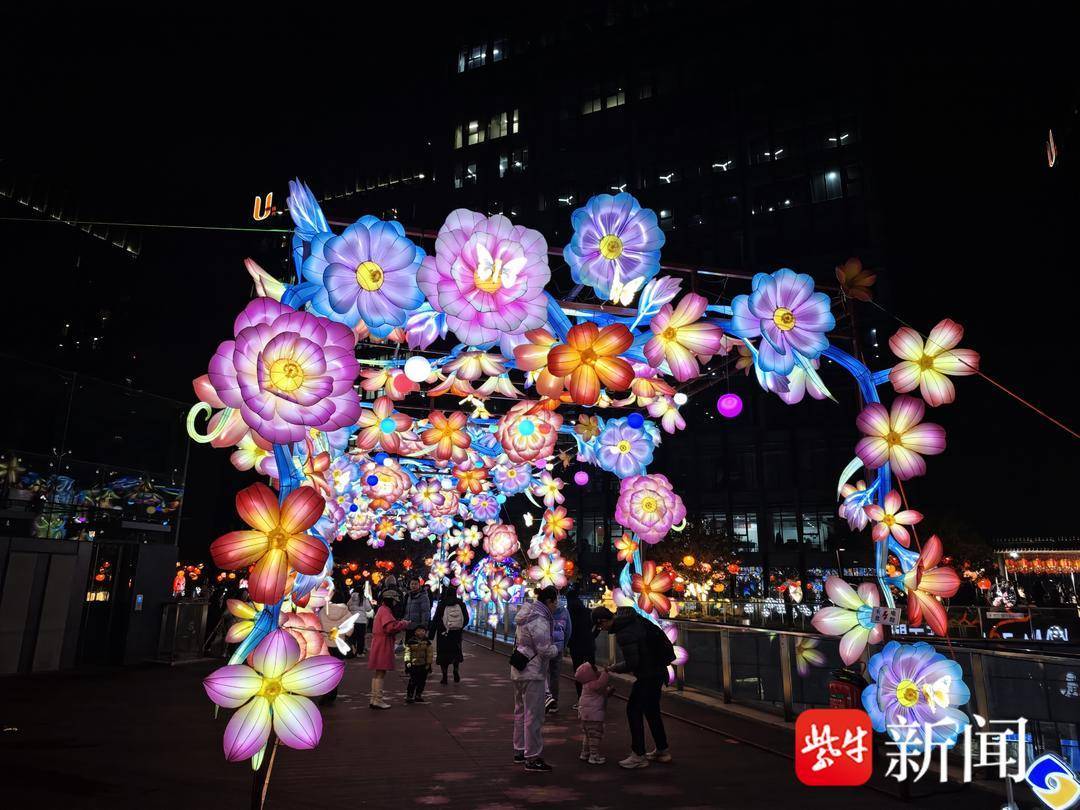 南京首届上秦淮灯会亮灯啦CQ9电子游戏科技拉满！(图4)